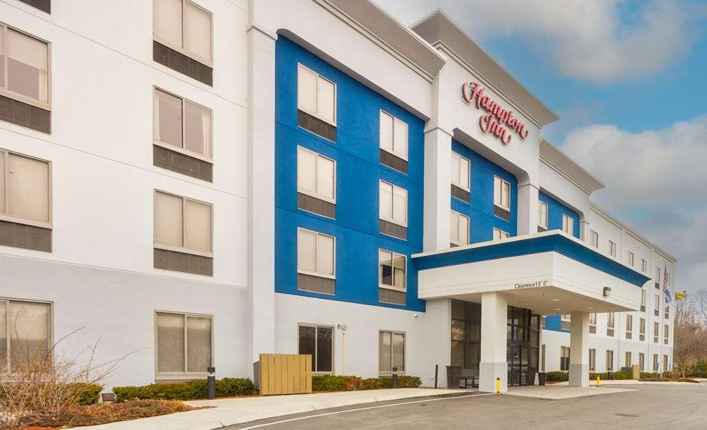 Hampton Inn Haverhill Bagian luar foto