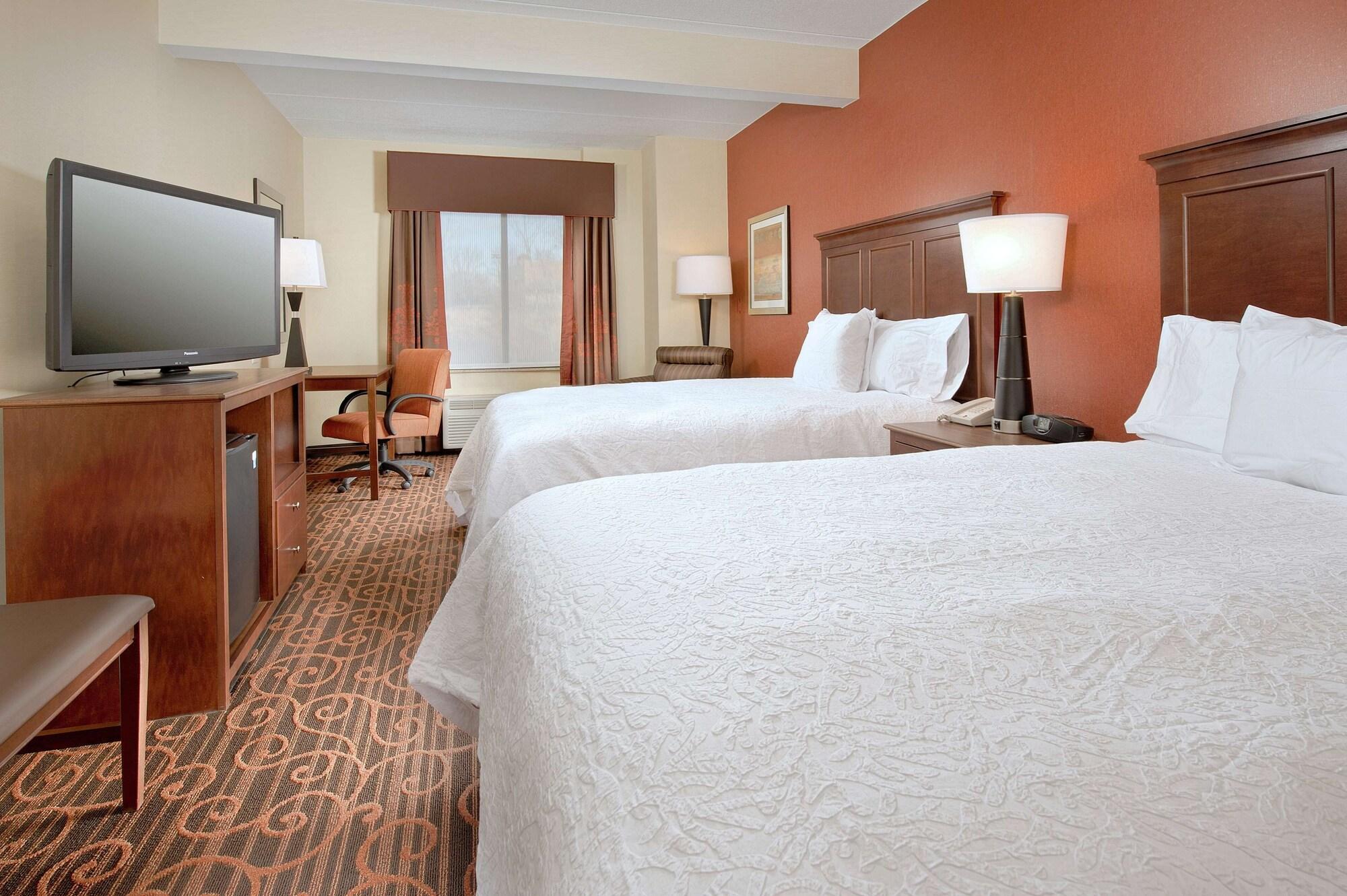 Hampton Inn Haverhill Bagian luar foto