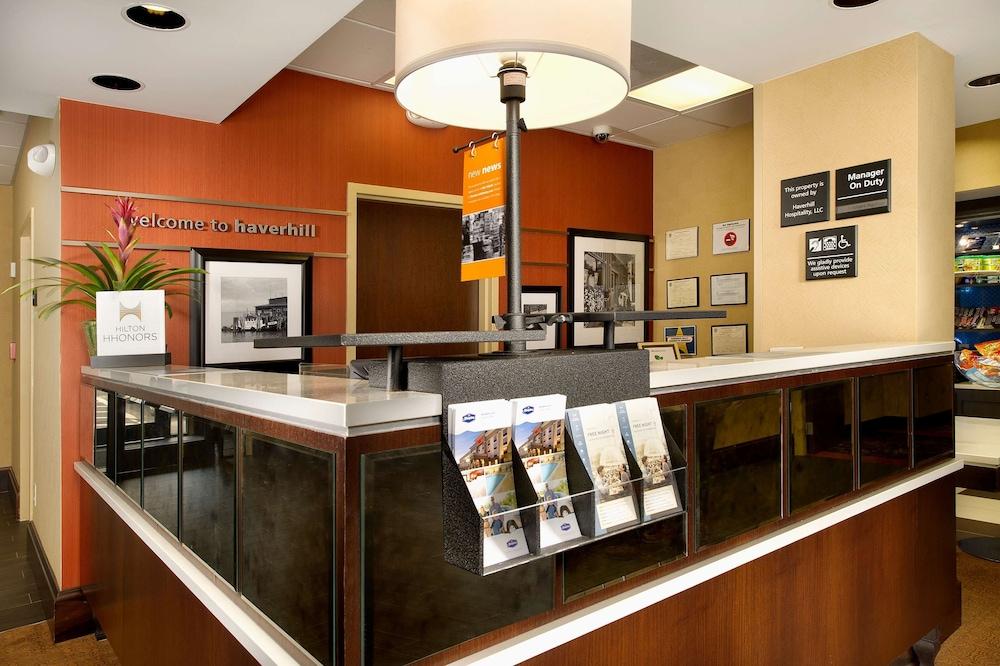 Hampton Inn Haverhill Bagian luar foto