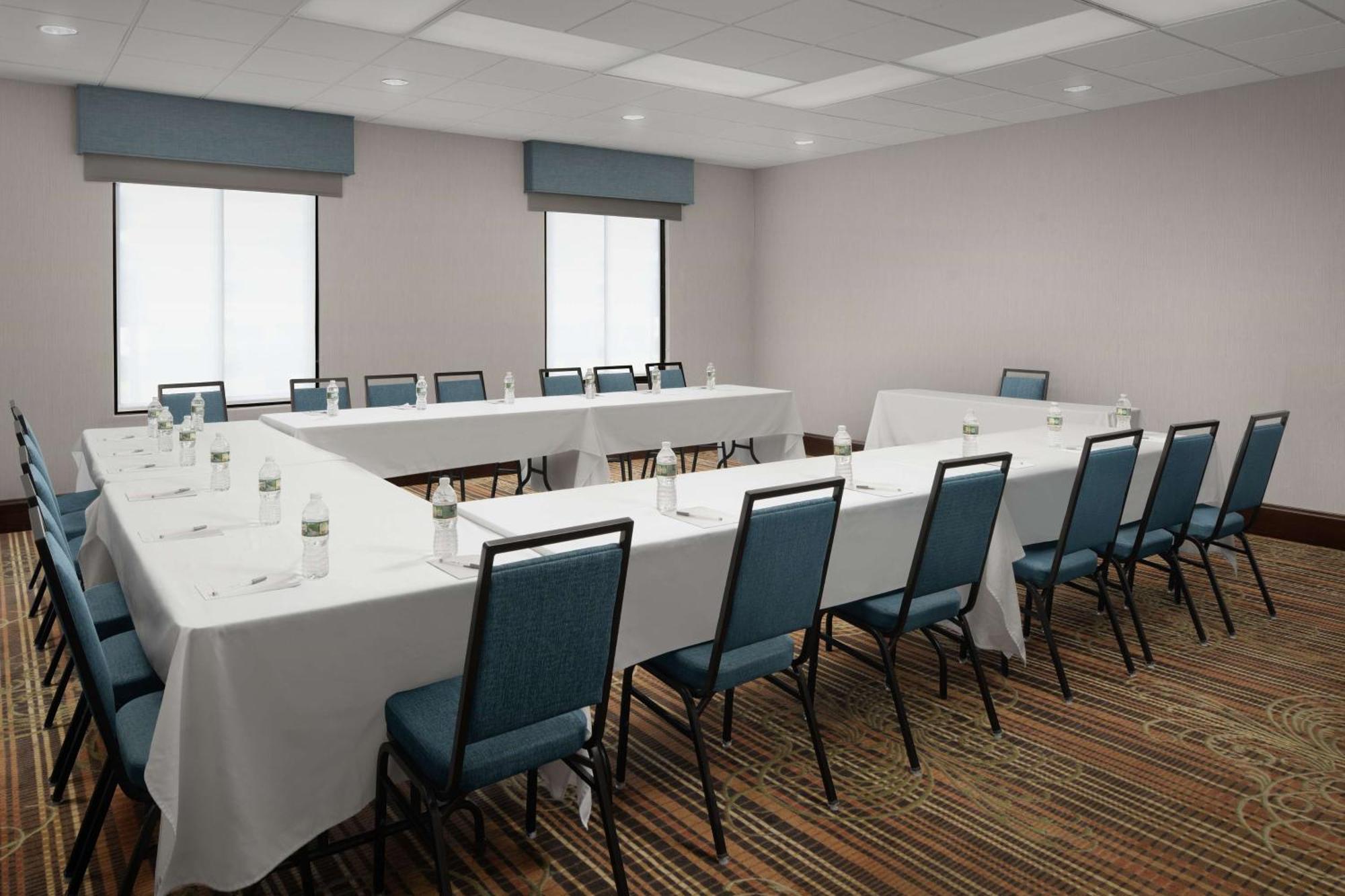 Hampton Inn Haverhill Bagian luar foto