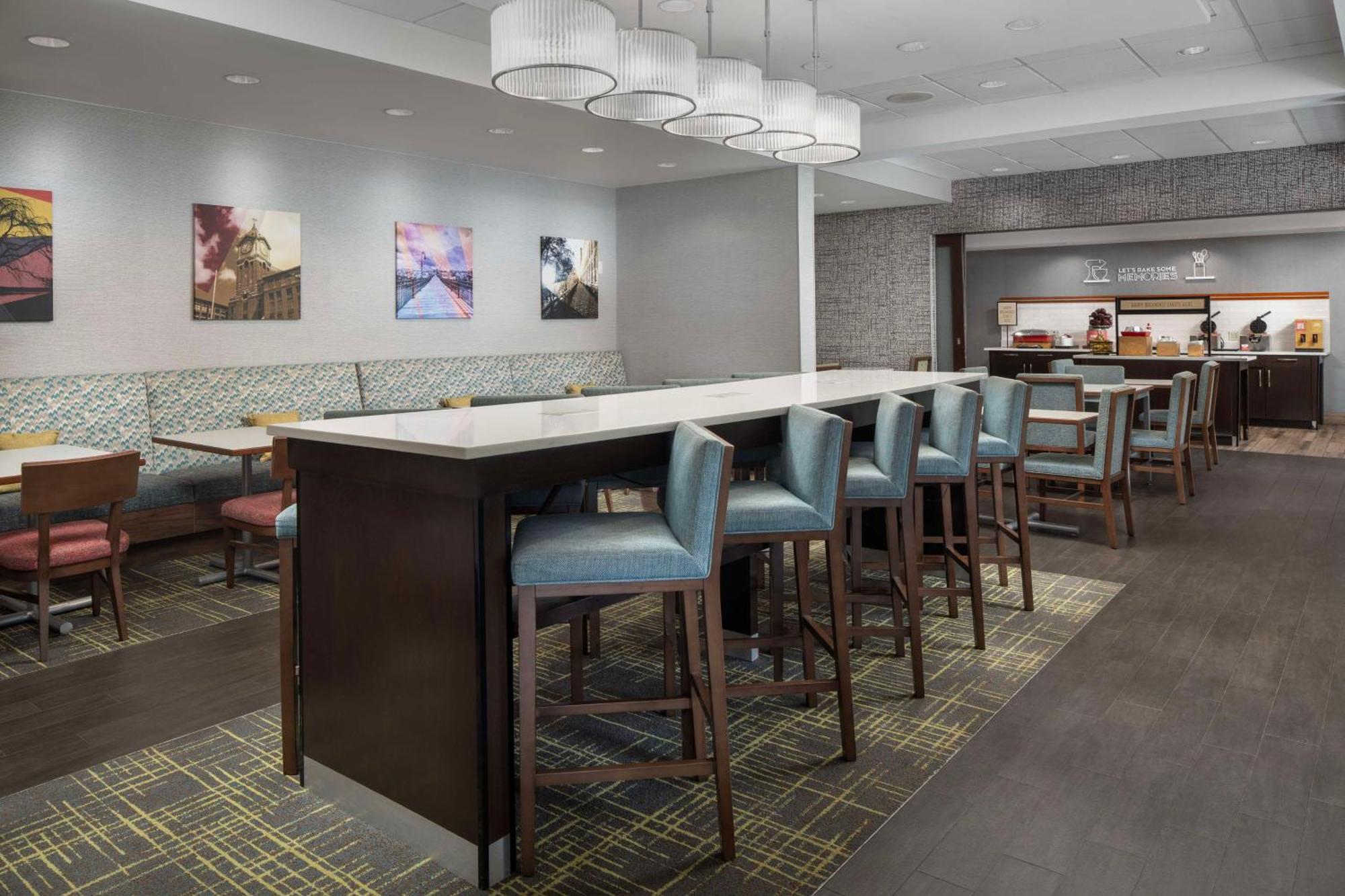Hampton Inn Haverhill Bagian luar foto