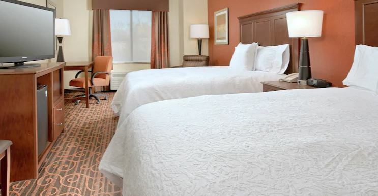 Hampton Inn Haverhill Bagian luar foto